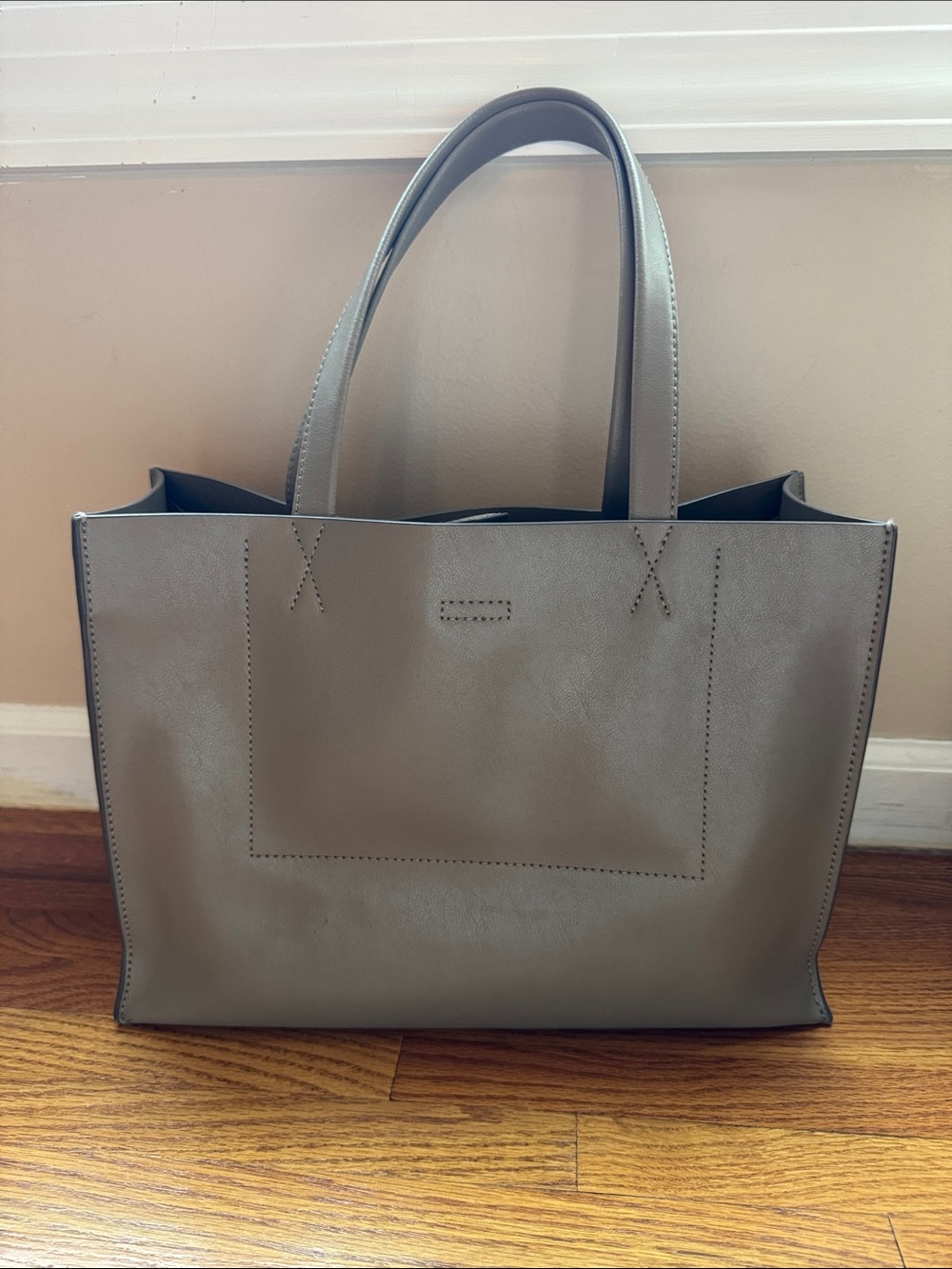 Banana Republic Classic Taupe Leather Tote Handbag - Women Bags
